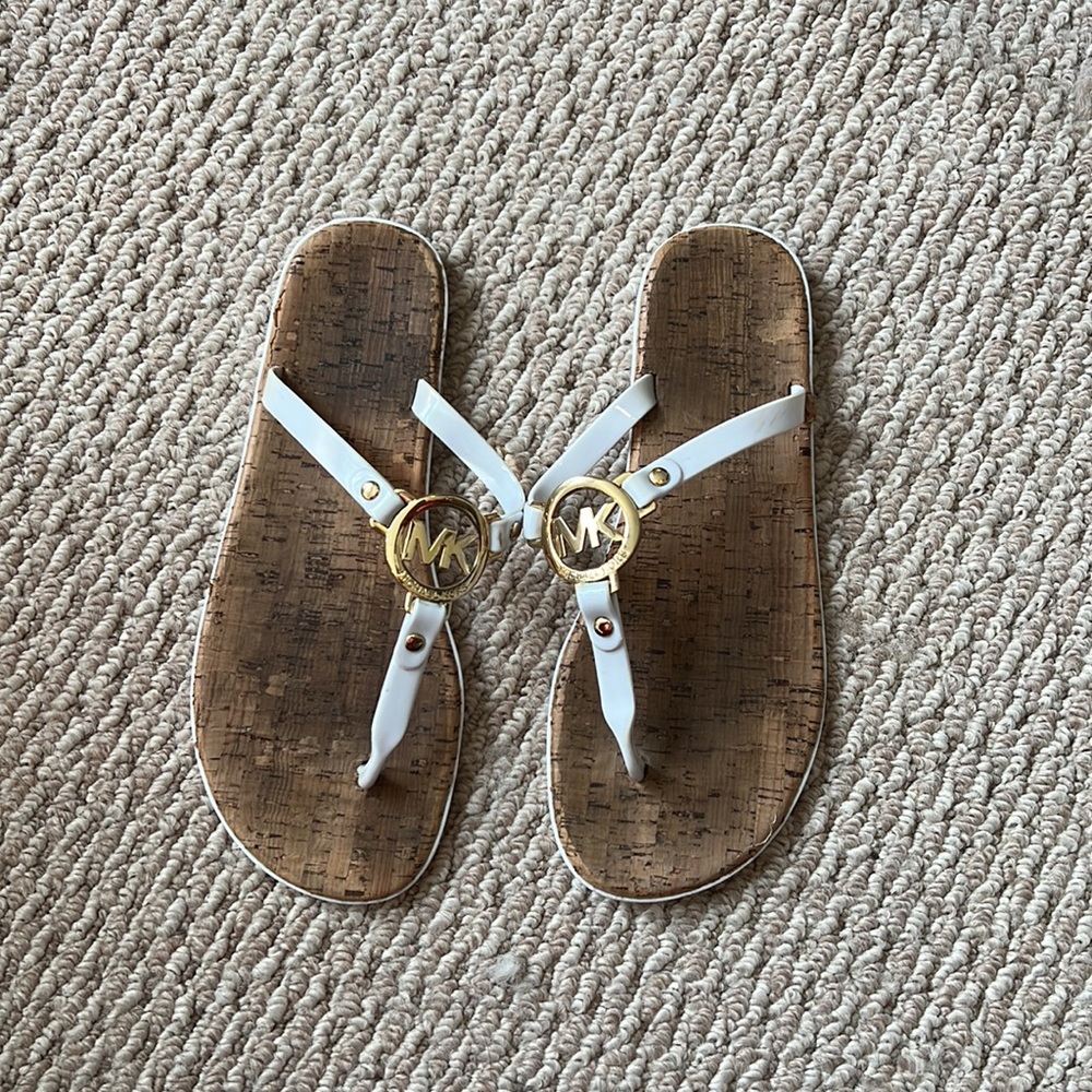 Michael Kors White Cork Thong Sandals with Gold Logo - Picture 2 of 4